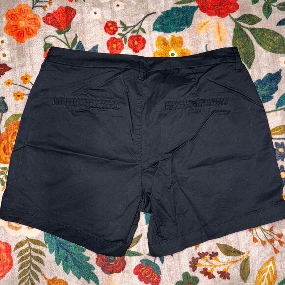 Old Navy Black High Waist Everyday Shorts (Cotton Chino Shorts) - Picture 7 of 8